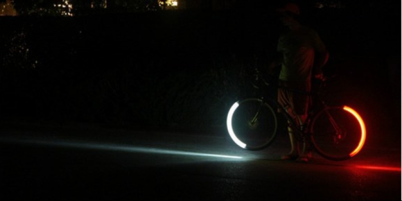 Instead of traditional lamps - shining bicycle tires (Photo, Video)