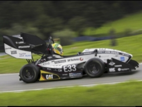 Impressive acceleration of up to 100 km / h. - Over 1,785 sec. (Video)
