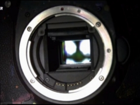 Thousands of times slower: the operation of a digital SLR camera (Video)