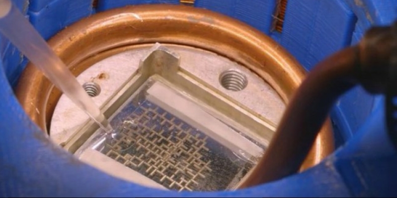 Engineers developed a water droplet PC (video)