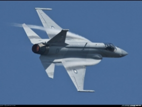 Pakistan JF-17 fighter made its debut in the international aviation exhibition (Video)